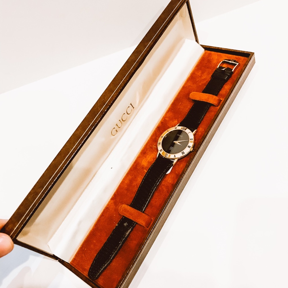 Gucci black leather watch